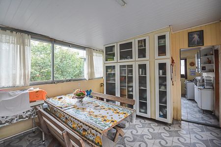 Casa para alugar com 252m², 4 quartos e 5 vagas