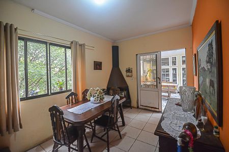 Casa para alugar com 252m², 4 quartos e 5 vagas