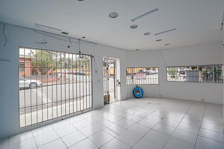 Casa para alugar com 252m², 4 quartos e 5 vagas