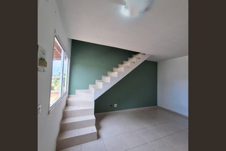 Sala de casa para alugar com 3 quartos, 120m² em Jardim Isis, Cotia