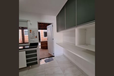 Casa para alugar com 120m², 3 quartos e 2 vagas Casa para alugar com 120m², 3 quartos e 2 vagasCozinha