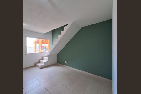 Casa para alugar com 120m², 3 quartos e 2 vagas Casa para alugar com 120m², 3 quartos e 2 vagasSala