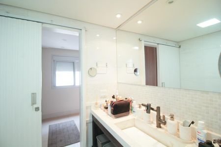 Apartamento para alugar com 130m², 2 quartos e 2 vagas Apartamento para alugar com 130m², 2 quartos e 2 vagasBanheiro da Suíte