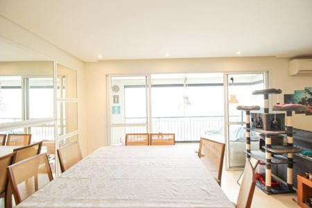 Apartamento para alugar com 130m², 2 quartos e 2 vagas