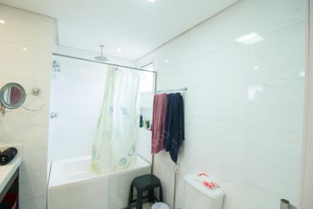 Apartamento para alugar com 130m², 2 quartos e 2 vagas Apartamento para alugar com 130m², 2 quartos e 2 vagasBanheiro da Suíte