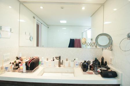 Apartamento para alugar com 130m², 2 quartos e 2 vagas Apartamento para alugar com 130m², 2 quartos e 2 vagasBanheiro da Suíte
