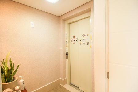 Apartamento para alugar com 130m², 2 quartos e 2 vagas Apartamento para alugar com 130m², 2 quartos e 2 vagasHall de entrada