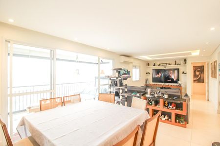 Apartamento para alugar com 130m², 2 quartos e 2 vagas