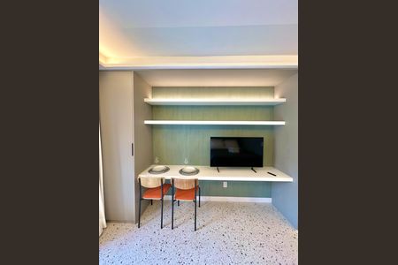 Sala / Quarto de apartamento para alugar com 1 quarto, 28m² em Indianópolis, São Paulo