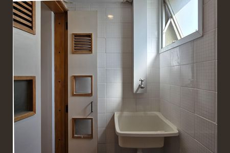 Apartamento à venda com 80m², 1 quarto e 2 vagas Apartamento à venda com 80m², 1 quarto e 2 vagasÁrea de Serviço