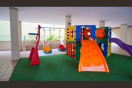 Apartamento à venda com 75m², 3 quartos e 1 vaga Apartamento à venda com 75m², 3 quartos e 1 vagaÁrea comum - Playground