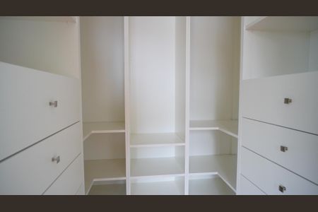 Apartamento à venda com 75m², 3 quartos e 1 vaga Apartamento à venda com 75m², 3 quartos e 1 vagaCloset quarto 1