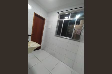 Banheiro  de casa para alugar com 2 quartos, 88m² em Parque Pauliceia, Duque de Caxias