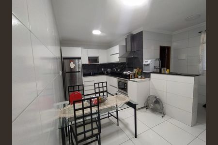 Cozinha de casa para alugar com 2 quartos, 88m² em Parque Pauliceia, Duque de Caxias