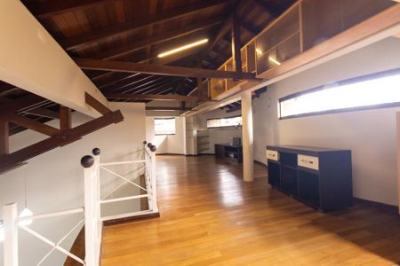 Casa para alugar com 250m², 3 quartos e 5 vagas Casa para alugar com 250m², 3 quartos e 5 vagasAtico