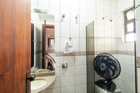 Casa para alugar com 250m², 3 quartos e 5 vagas Casa para alugar com 250m², 3 quartos e 5 vagasBanheiro da Suite 2
