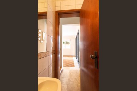 Casa para alugar com 250m², 3 quartos e 5 vagas Casa para alugar com 250m², 3 quartos e 5 vagasLavabo 2