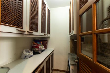 Casa para alugar com 250m², 3 quartos e 5 vagas Casa para alugar com 250m², 3 quartos e 5 vagasDispensa