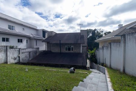 Casa para alugar com 250m², 3 quartos e 5 vagas Casa para alugar com 250m², 3 quartos e 5 vagasQuintal