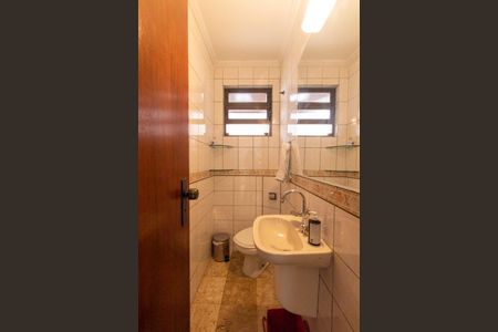 Casa para alugar com 250m², 3 quartos e 5 vagas Casa para alugar com 250m², 3 quartos e 5 vagasLavabo 2
