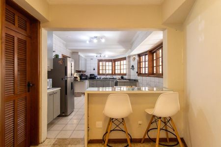 Casa para alugar com 250m², 3 quartos e 5 vagas Casa para alugar com 250m², 3 quartos e 5 vagasCozinha