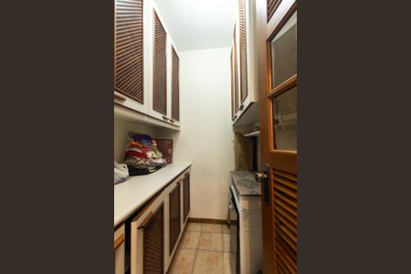 Casa para alugar com 250m², 3 quartos e 5 vagas Casa para alugar com 250m², 3 quartos e 5 vagasDispensa