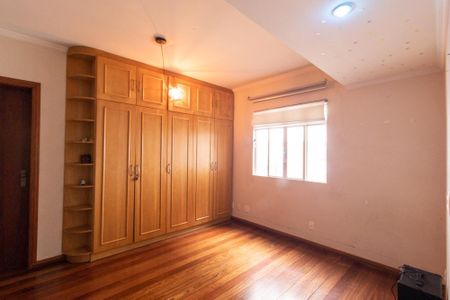 Casa para alugar com 250m², 3 quartos e 5 vagas Casa para alugar com 250m², 3 quartos e 5 vagasQuarto 2 Suite 2