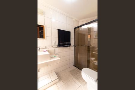 Casa para alugar com 250m², 3 quartos e 5 vagas Casa para alugar com 250m², 3 quartos e 5 vagasBanheiro da Suite 1