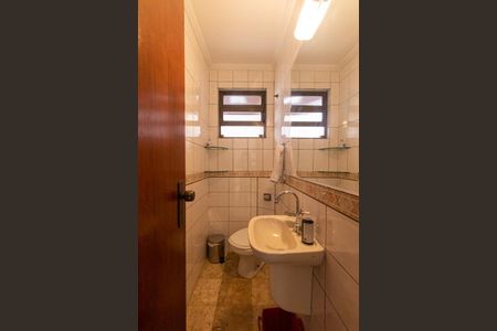 Casa para alugar com 250m², 3 quartos e 5 vagas Casa para alugar com 250m², 3 quartos e 5 vagasLavabo 2