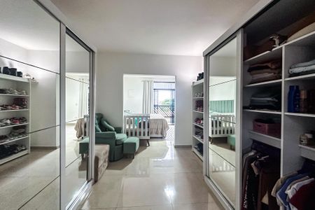 Casa para alugar com 500m², 4 quartos e sem vaga Casa para alugar com 500m², 4 quartos e sem vagaCloset da suíte