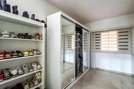 Casa para alugar com 500m², 4 quartos e sem vaga Casa para alugar com 500m², 4 quartos e sem vagaCloset da suíte