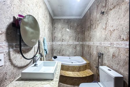 Casa para alugar com 500m², 4 quartos e sem vaga Casa para alugar com 500m², 4 quartos e sem vagaBanheiro da Suíte