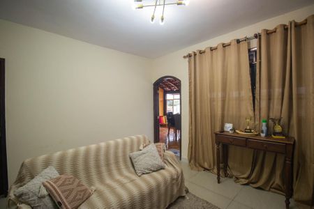 Sala de casa para alugar com 2 quartos, 111m² em Lagoinha, São Gonçalo