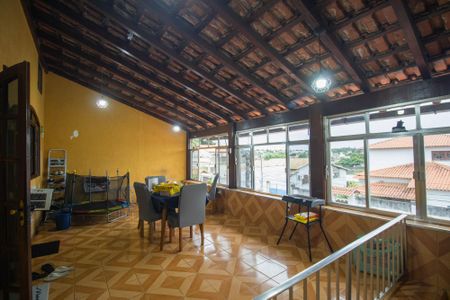Casa para alugar com 111m², 2 quartos e sem vagaVaranda