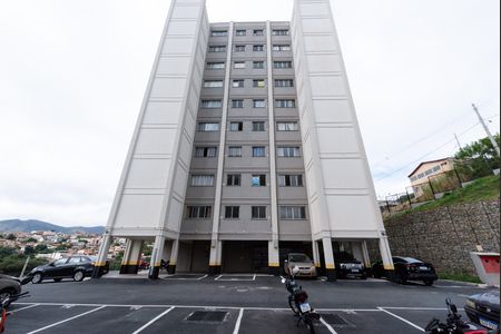 Apartamento à venda com 50m², 2 quartos e 1 vaga Apartamento à venda com 50m², 2 quartos e 1 vagaFachada do bloco