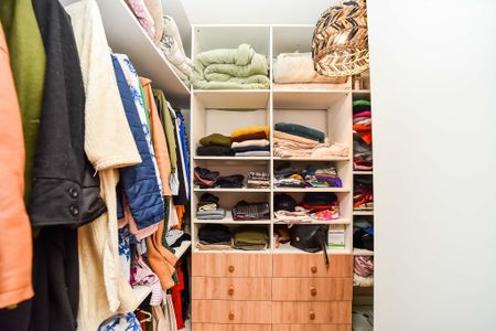 Casa à venda com 132m², 3 quartos e 2 vagas Casa à venda com 132m², 3 quartos e 2 vagasCloset da suíte