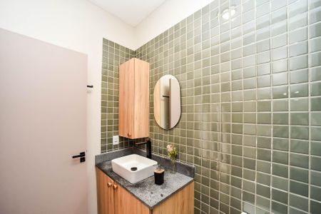 Casa à venda com 132m², 3 quartos e 2 vagas Casa à venda com 132m², 3 quartos e 2 vagasBanheiro da Suite