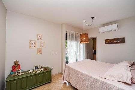 Casa à venda com 132m², 3 quartos e 2 vagas Casa à venda com 132m², 3 quartos e 2 vagasSuíte