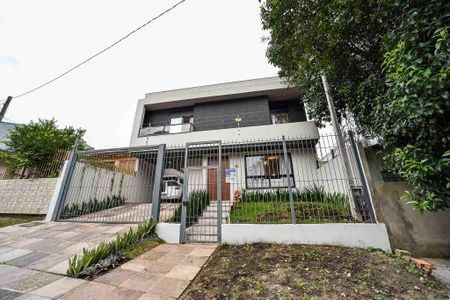 Casa à venda com 132m², 3 quartos e 2 vagas Casa à venda com 132m², 3 quartos e 2 vagasFachada