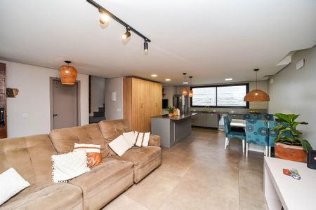 Casa à venda com 132m², 3 quartos e 2 vagas Casa à venda com 132m², 3 quartos e 2 vagasSala
