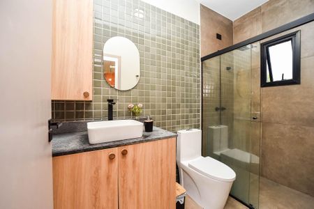 Casa à venda com 132m², 3 quartos e 2 vagas Casa à venda com 132m², 3 quartos e 2 vagasBanheiro da Suite