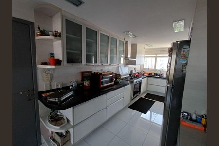 Apartamento à venda com 204m², 4 quartos e 3 vagas