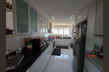 Apartamento à venda com 204m², 4 quartos e 3 vagas