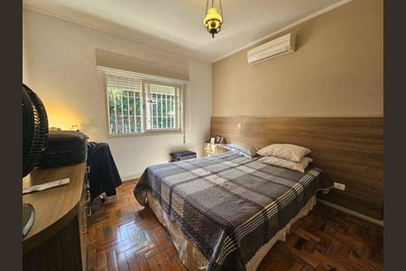 Casa à venda com 223m², 4 quartos e 4 vagas