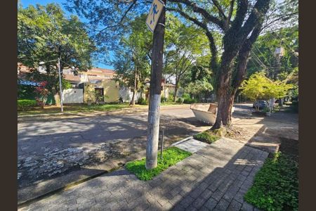 Casa à venda com 223m², 4 quartos e 4 vagas