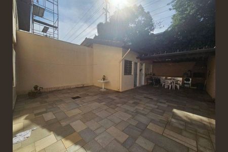 Casa à venda com 223m², 4 quartos e 4 vagas