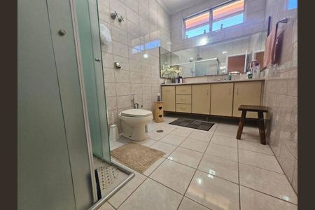 Casa à venda com 223m², 4 quartos e 4 vagas