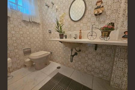 Casa à venda com 223m², 4 quartos e 4 vagas