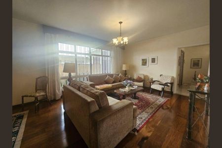 Casa à venda com 223m², 4 quartos e 4 vagas