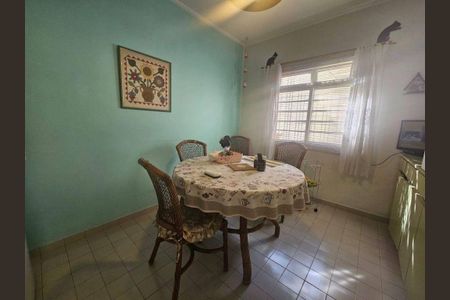 Casa à venda com 223m², 4 quartos e 4 vagas